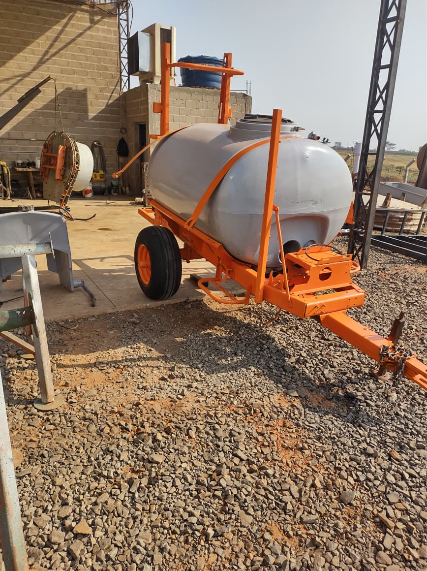 Atomizador Jacto 2000L